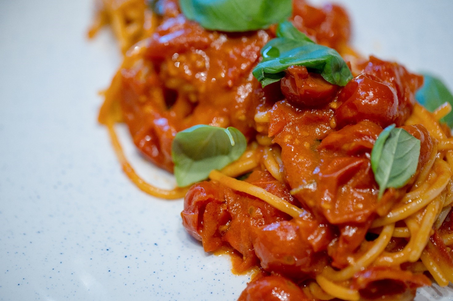 Spaghetti mit Tomaten-Basilikum-Sauce
